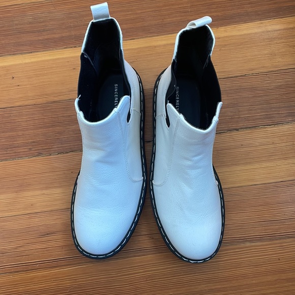 Sincerely Jules White Chelsea Boots - Picture 3 of 5